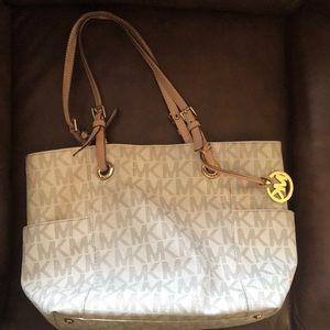 Michael Kors Pocket Book Used